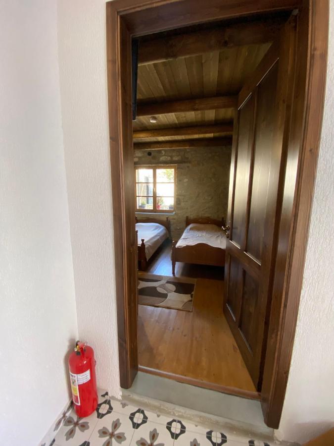Villa Shuaipaj Gjirokastër Exteriör bild
