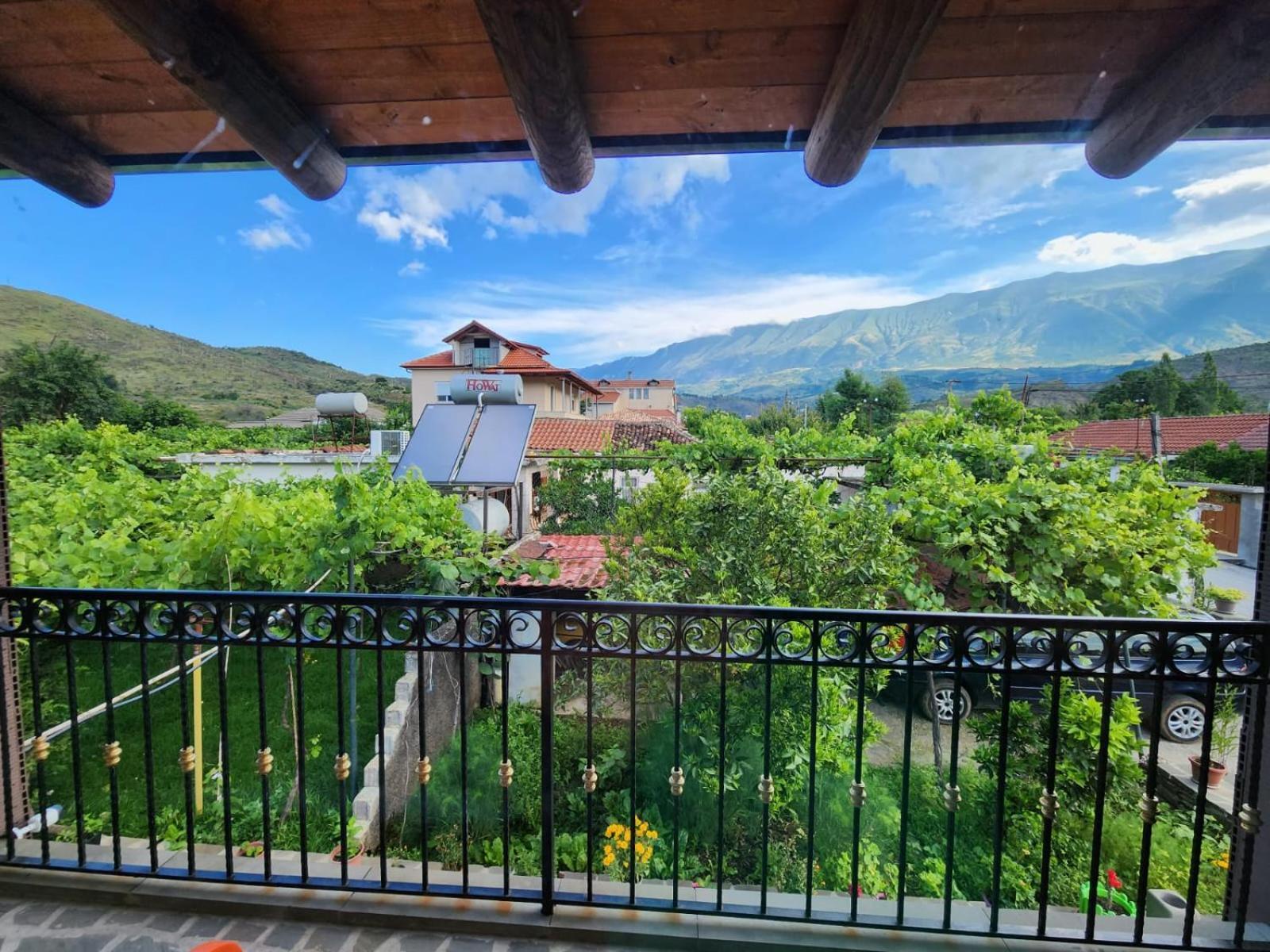 Villa Shuaipaj Gjirokastër Exteriör bild