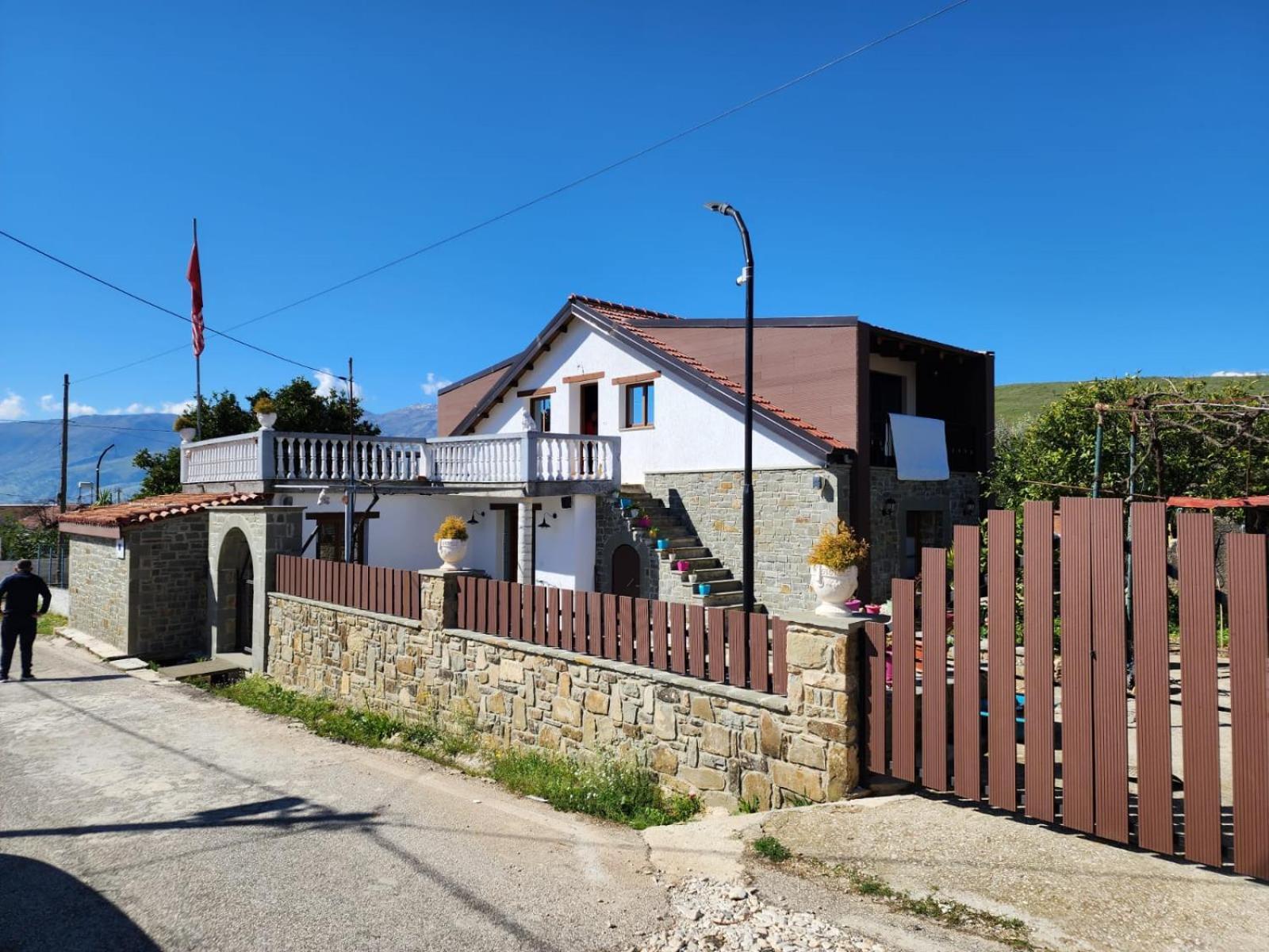 Villa Shuaipaj Gjirokastër Exteriör bild